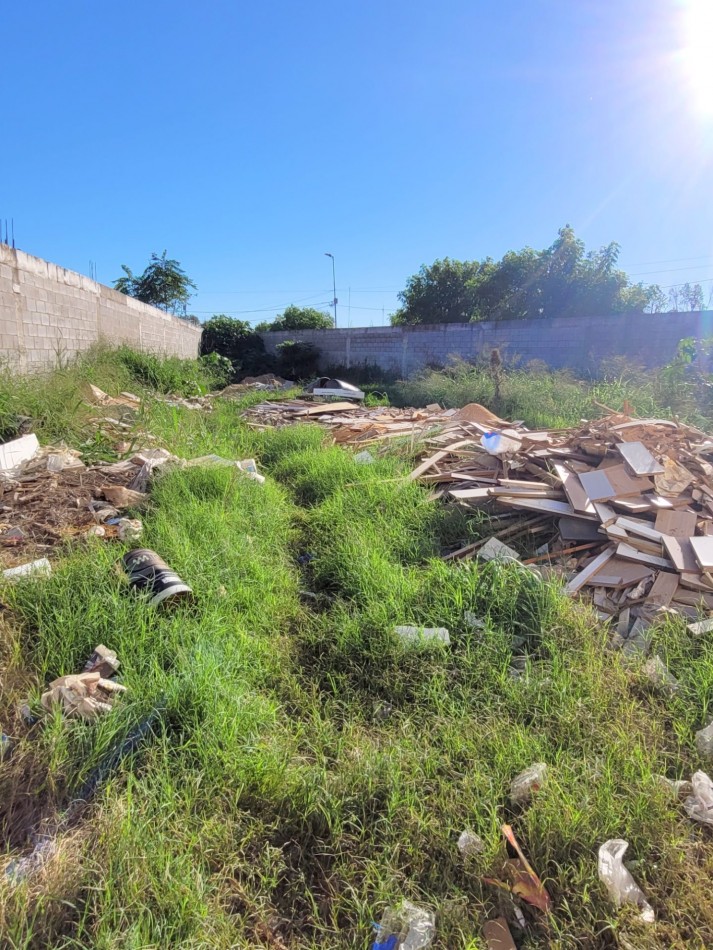 Deposito 235 M2 con Playa de estacionamiento 470 M2 - V. Alsina