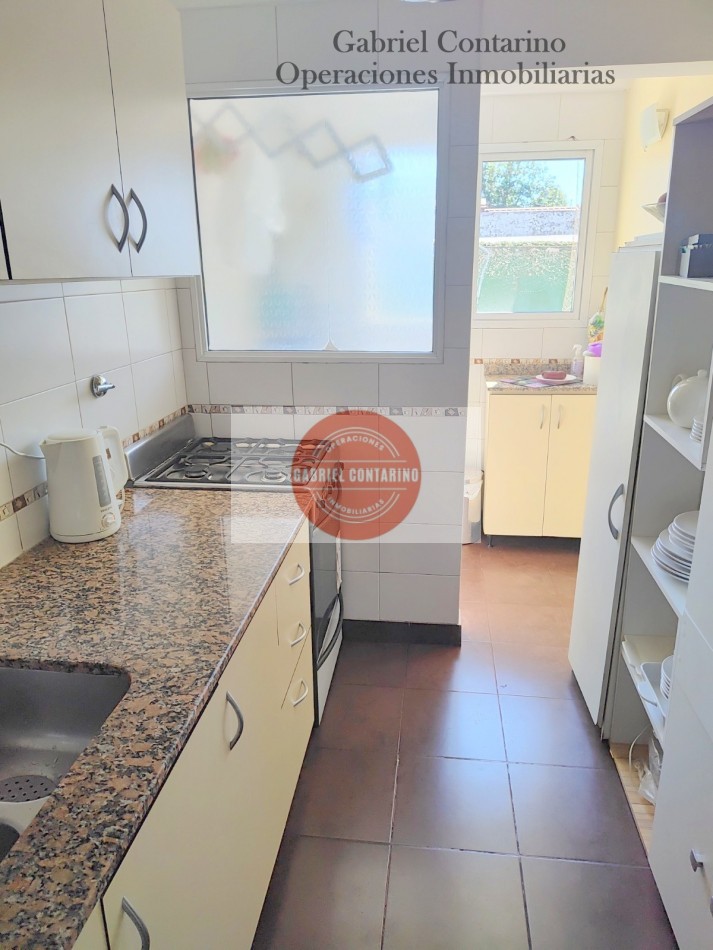 Departamento 3 Amb. Con Balcon Y Cochera - Muy Buen Estado