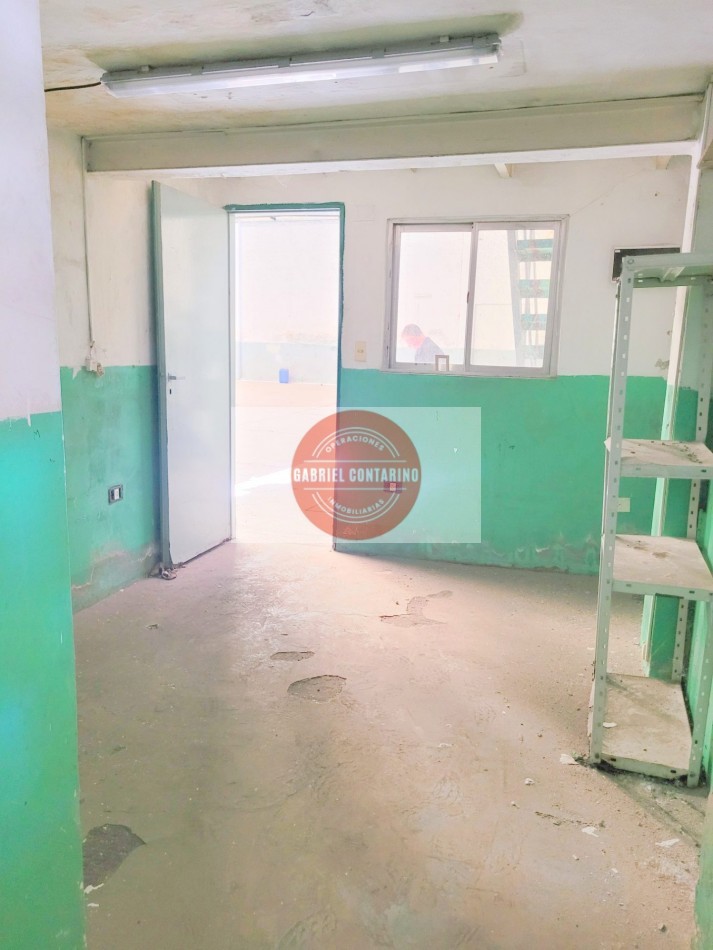 DEPOSITO SALIDA A 2 CALLES - 1600 M2 - ZONA INDUSTRIAL