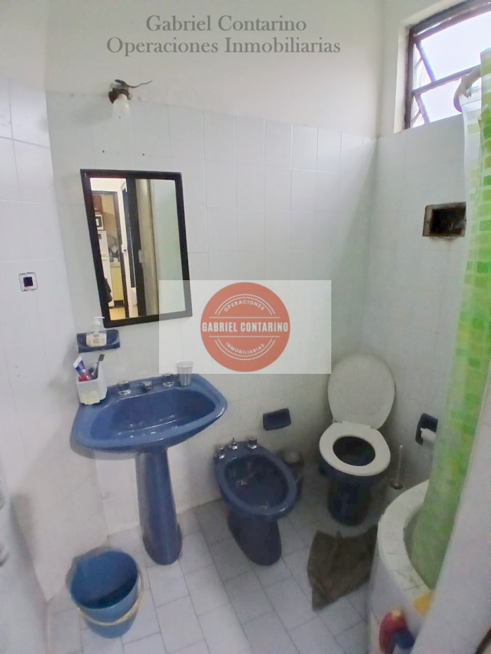 Departamento 3 Amb. En Barrio M. Moreno - Estacionamiento Y Balcon.