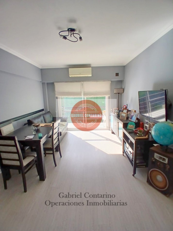 Departamento 3 Amb. Con Balcon Y Cochera - Muy Buen Estado