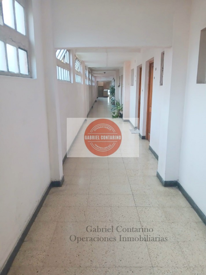 Departamento 3 Amb. En Barrio M. Moreno - Estacionamiento Y Balcon.