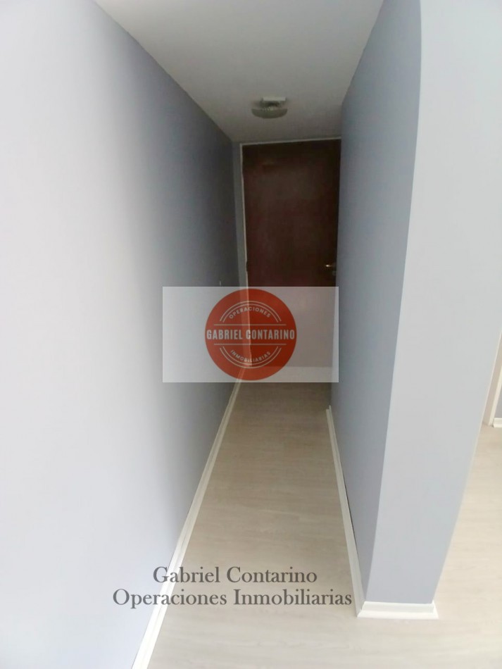 Departamento 3 Amb. Con Balcon Y Cochera - Muy Buen Estado