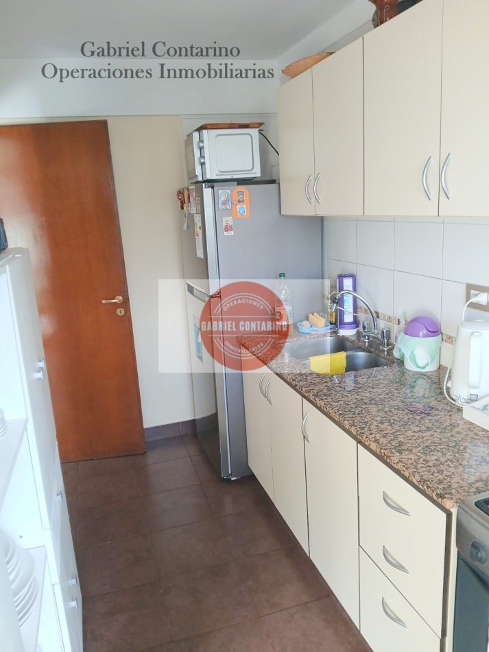 Departamento 3 Amb. Con Balcon Y Cochera - Muy Buen Estado
