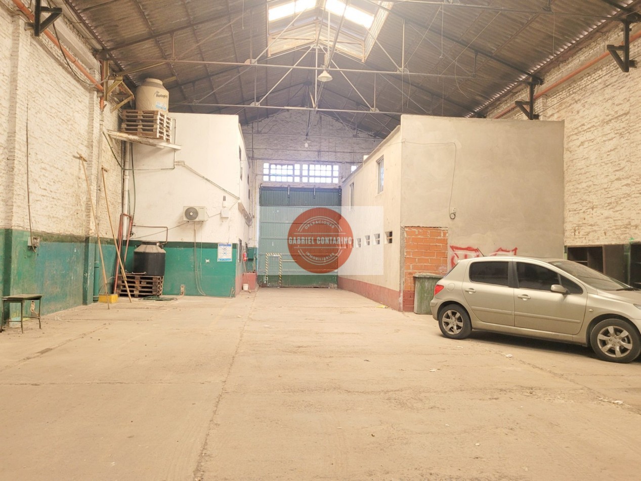 DEPOSITO SALIDA A 2 CALLES - 1600 M2 - ZONA INDUSTRIAL