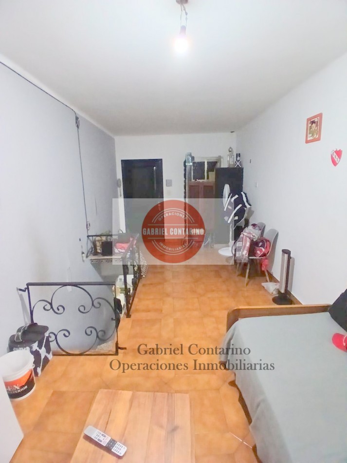 Departamento 3 Amb. En Barrio M. Moreno - Estacionamiento Y Balcon.