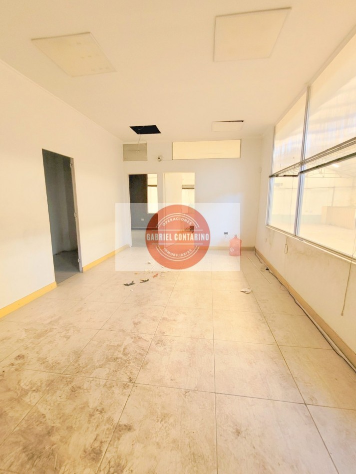 DEPOSITO SALIDA A 2 CALLES - 1600 M2 - ZONA INDUSTRIAL