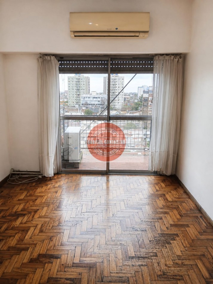 HERMOSO DEPTO 3 AMB CON BALCON AL FTE. - ZONA CENTRICA - APTO PROFESIONAL